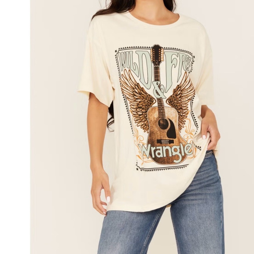 Nwot. Wrangler tshirt “wild &Free “